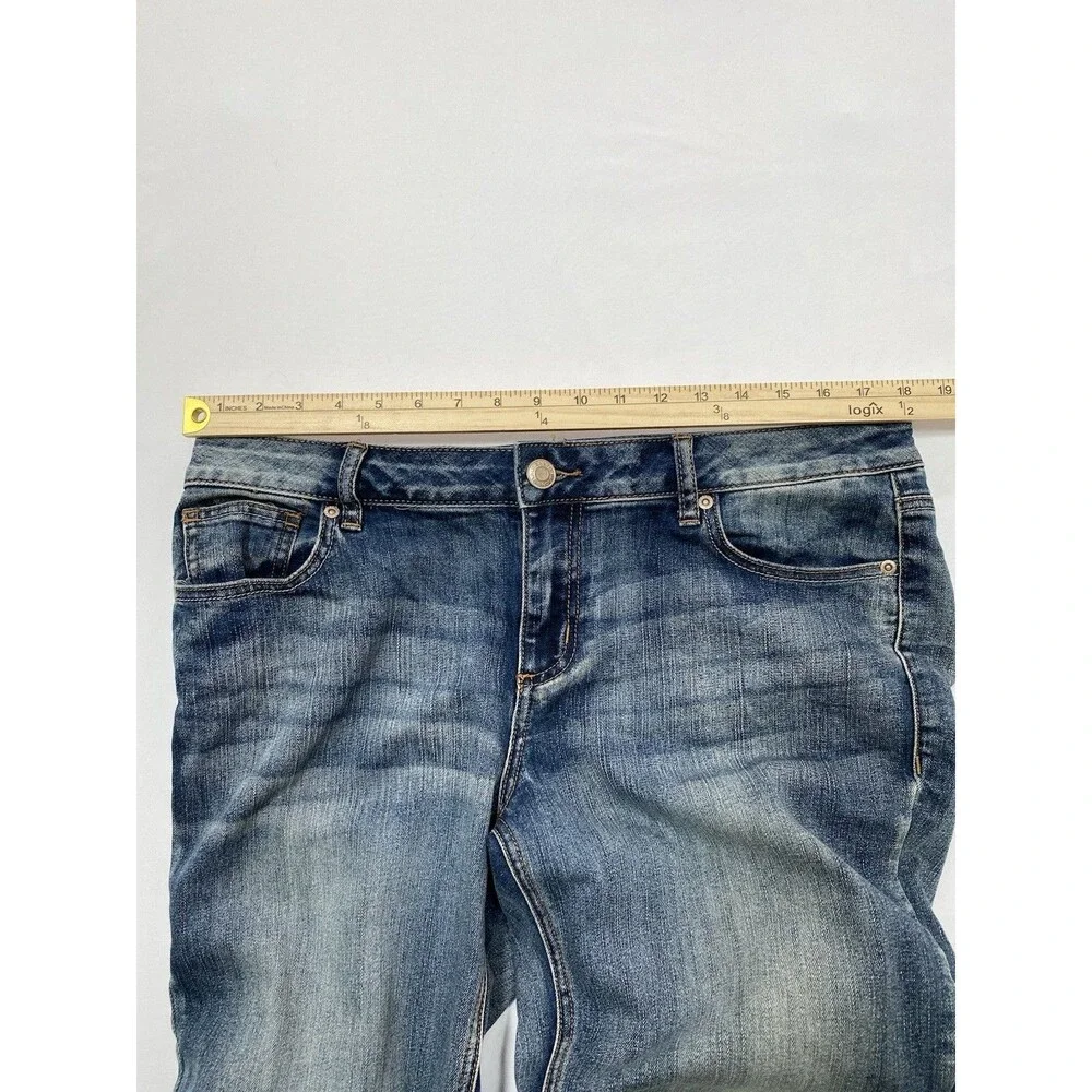 Maurices Medium Wash Straight Leg Jeans Size 14 Regular Stretch Denim